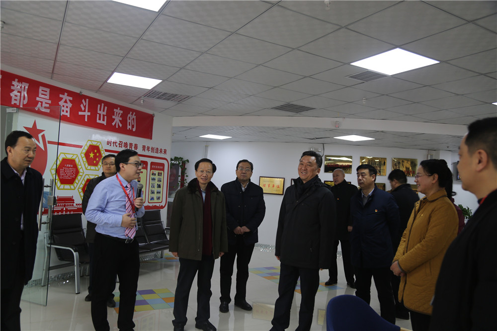 熱烈歡迎全國總工會(huì)副主席，書記處書記魏地春及省總工會(huì)王保存主席一行蒞臨安陽青峰網(wǎng)絡(luò)參觀指導(dǎo)
